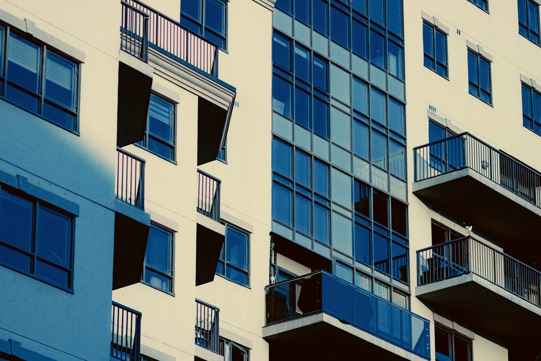 Cam balkon uygulaması